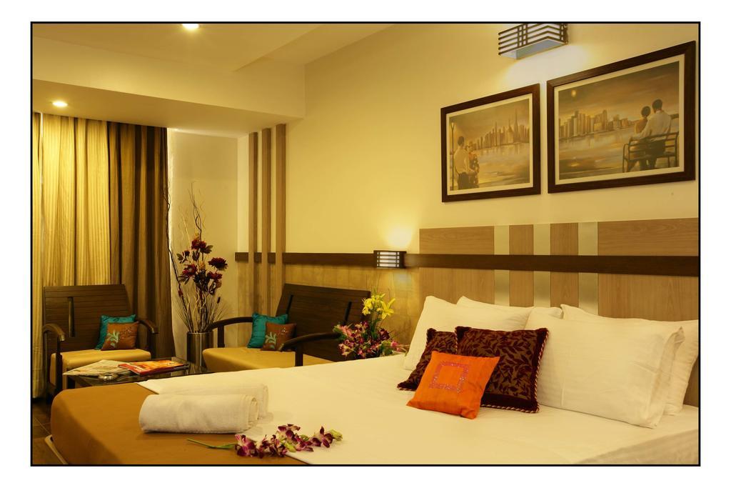 Hotel Utsav Deluxe Pune Exterior foto
