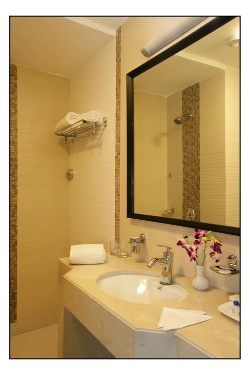 Hotel Utsav Deluxe Pune Habitación foto